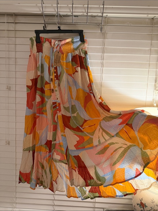 Christian Siriano Dresses & Skirts - Christian Siriano Multicolor Leaf-Print Maxi Skirt